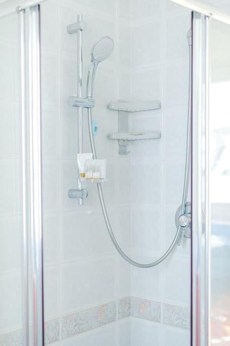 Navigli - Downtown - Duomo Spacious Two Bedroom Apartment - Close To Metro - Ac - Wi-Fi Милано Екстериор снимка