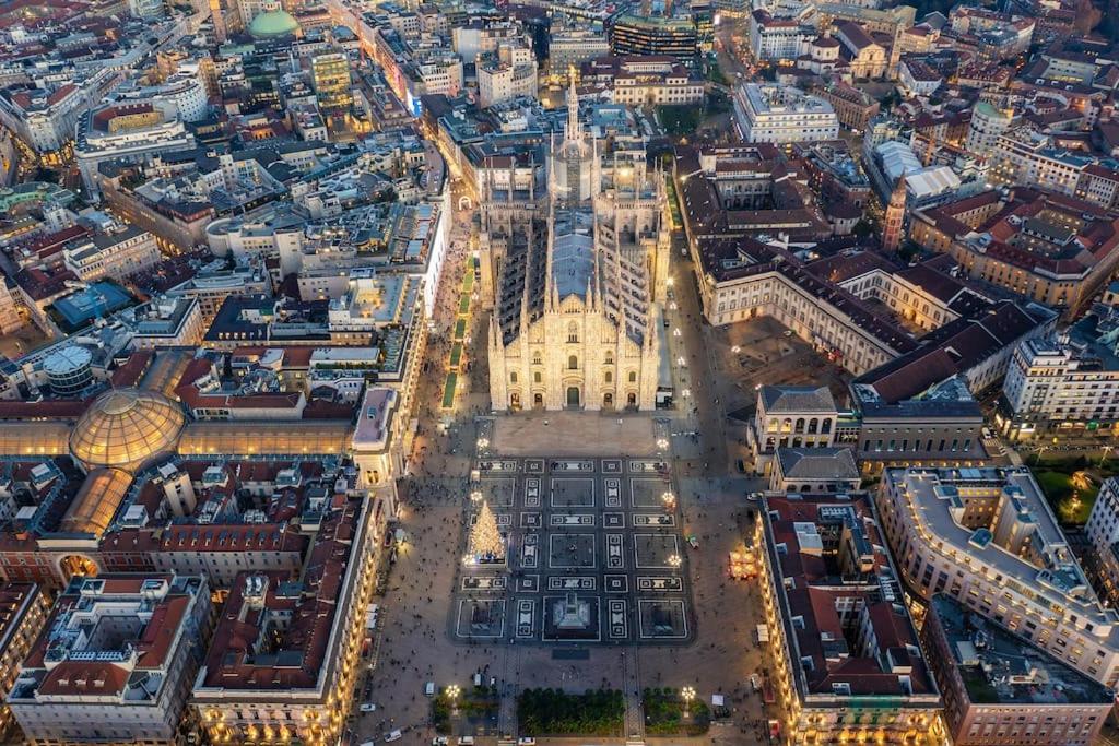 Navigli - Downtown - Duomo Spacious Two Bedroom Apartment - Close To Metro - Ac - Wi-Fi Милано Екстериор снимка